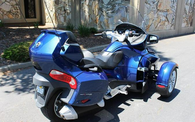 2011 Can-Am® SPYDER RT