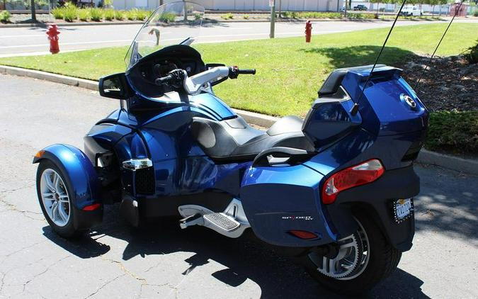 2011 Can-Am® SPYDER RT