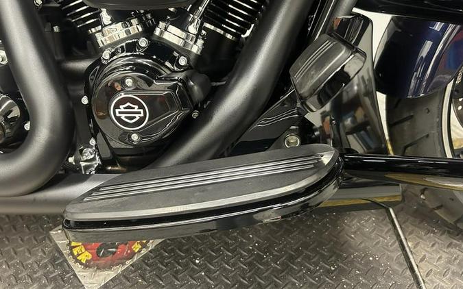 2025 Harley-Davidson® FLTRX - Road Glide®