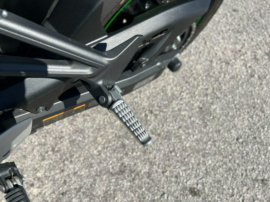 2025 Kawasaki Z900RS Cafe ABS