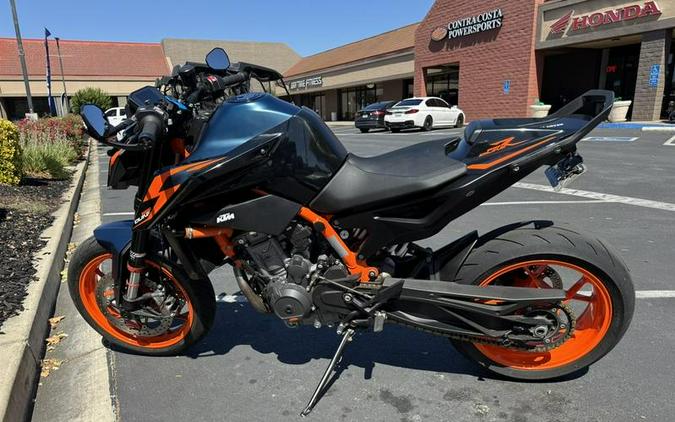 2022 KTM 890 Duke R