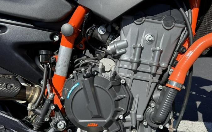 2022 KTM 890 Duke R