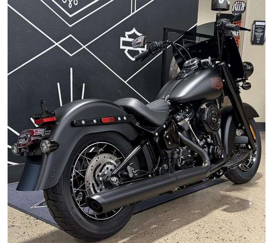 2026 Harley-Davidson® FLHD - Deadwood™