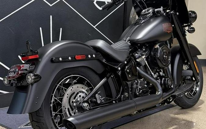 2026 Harley-Davidson® FLHD - Deadwood™