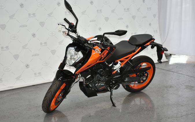 2023 KTM Duke 200