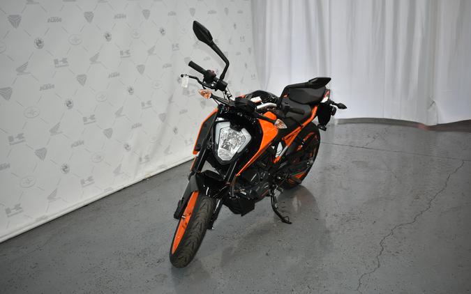 2023 KTM Duke 200