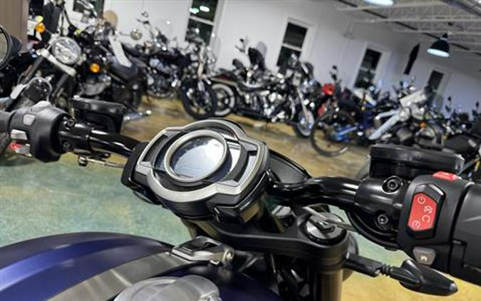 2025 Triumph Rocket 3 Storm R