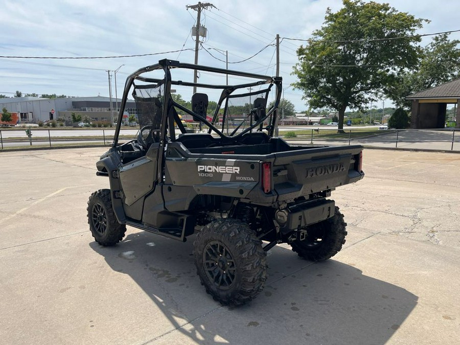 2025 Honda Pioneer 1000 Deluxe
