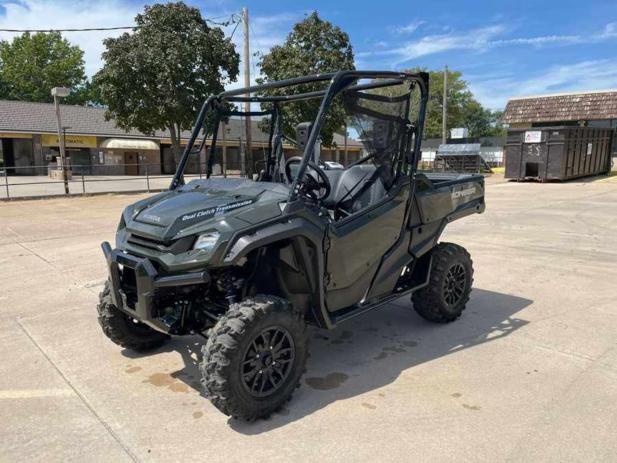 2025 Honda Pioneer 1000 Deluxe