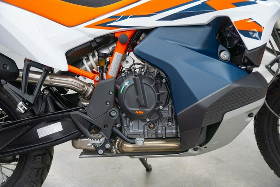 2024 KTM Adventure 890 R