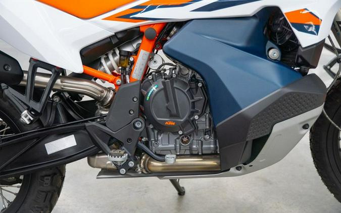 2024 KTM Adventure 890 R
