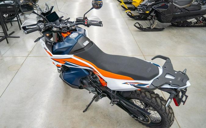 2024 KTM Adventure 890 R