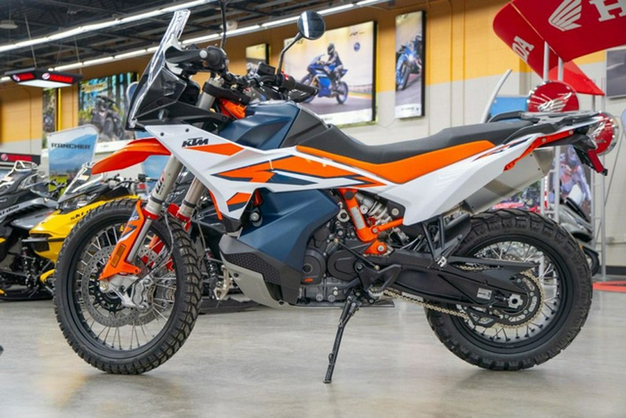 2024 KTM Adventure 890 R