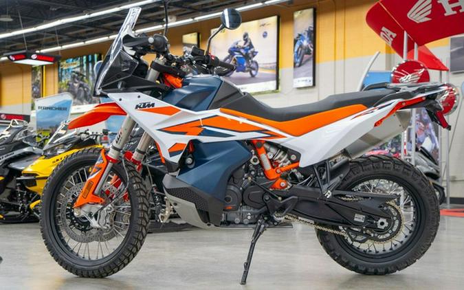 2024 KTM Adventure 890 R