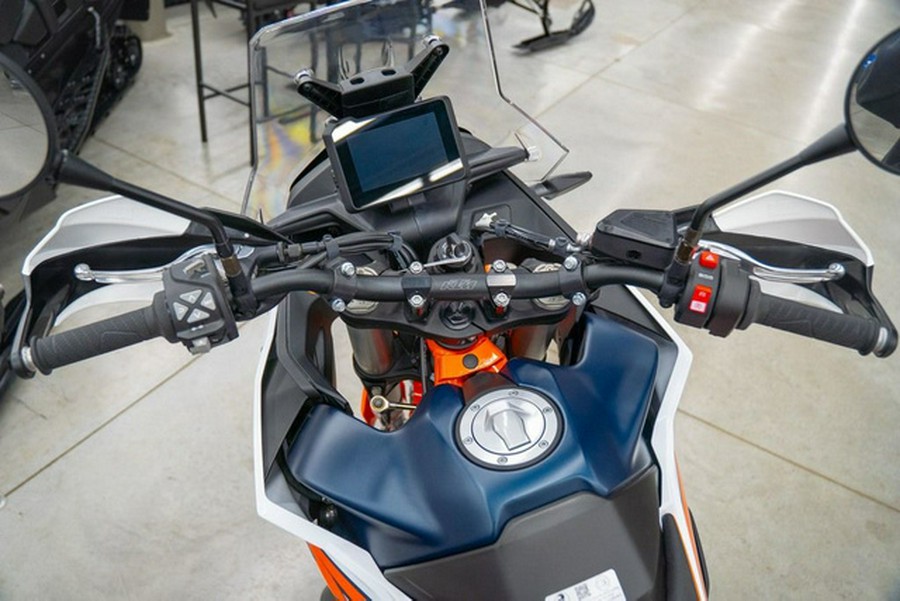 2024 KTM Adventure 890 R