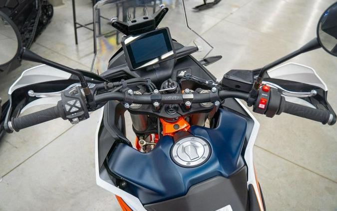 2024 KTM Adventure 890 R