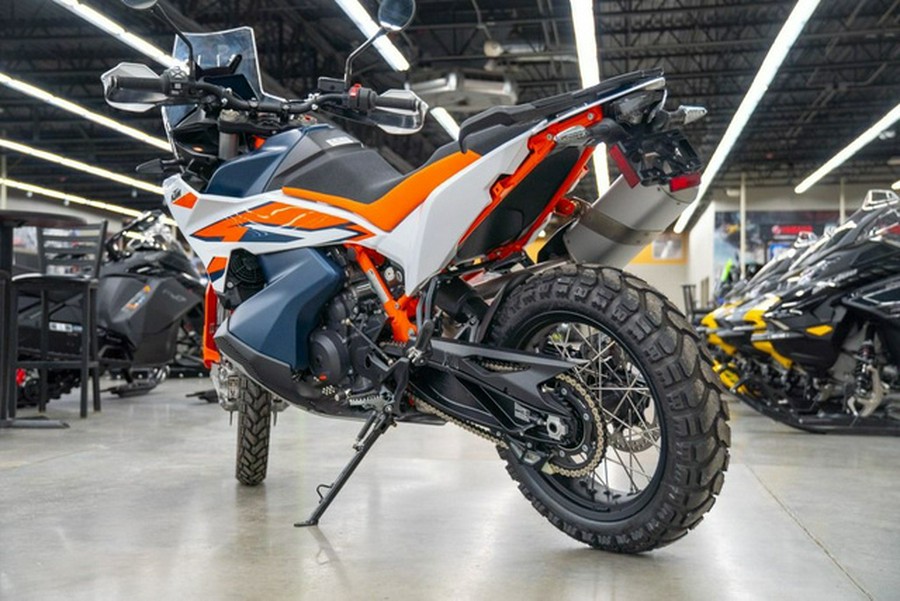 2024 KTM Adventure 890 R