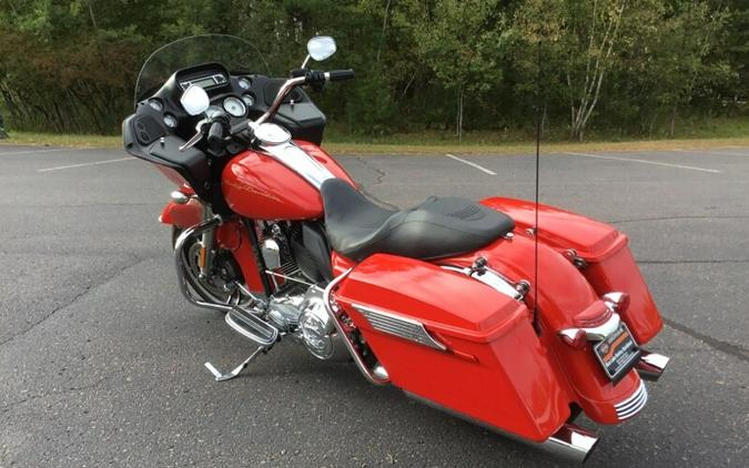 2010 Harley-Davidson® Road Glide® Custom SCARLET RED