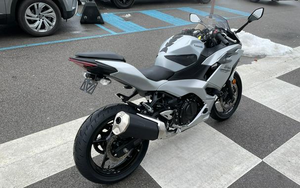 2025 Kawasaki Ninja® 500