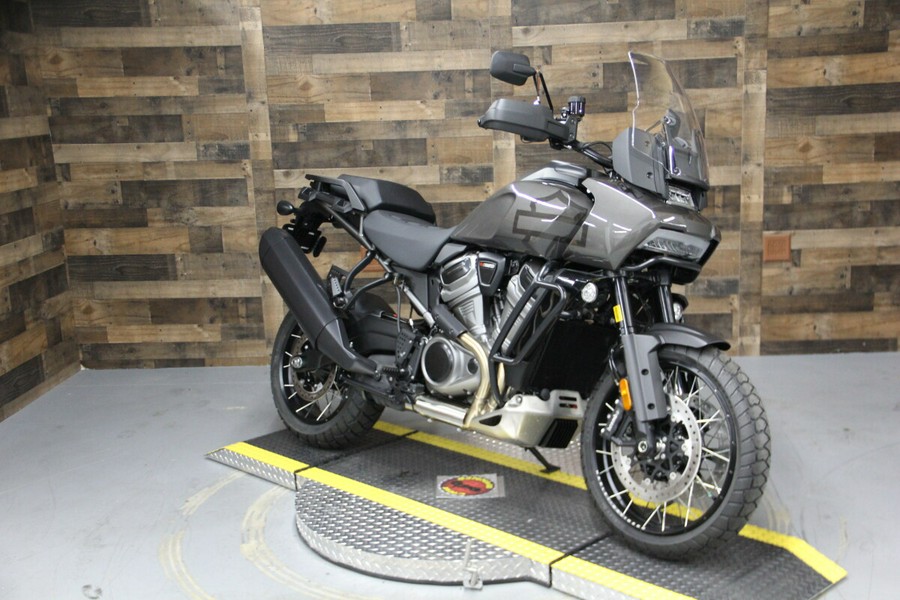 2023 Harley-Davidson Pan America™ 1250 Gray Haze w/Laced Wheels