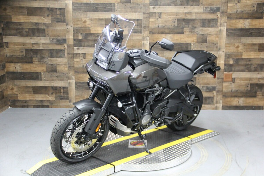 2023 Harley-Davidson Pan America™ 1250 Gray Haze w/Laced Wheels