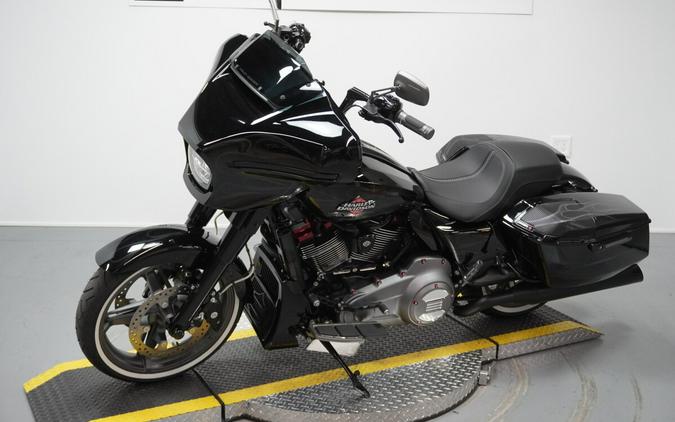 2025 Harley-Davidson Street Glide® Midnight Firestorm - Black Finish