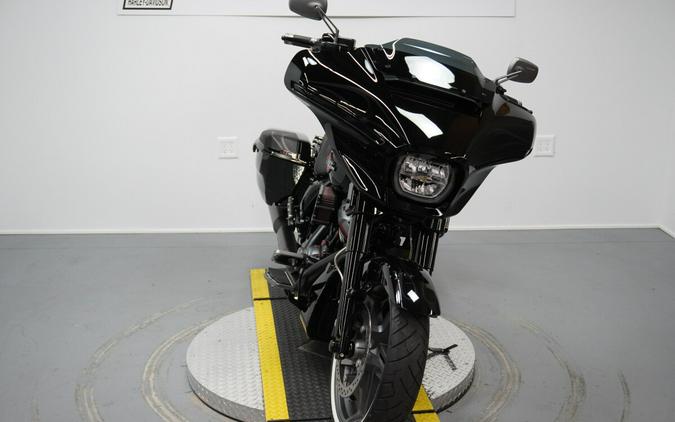 2025 Harley-Davidson Street Glide® Midnight Firestorm - Black Finish