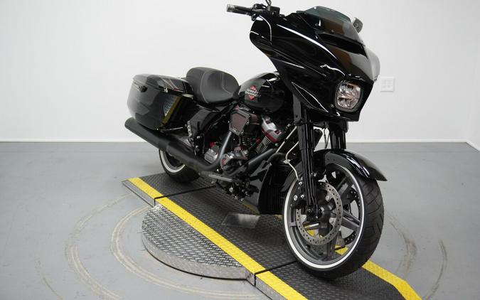 2025 Harley-Davidson Street Glide® Midnight Firestorm - Black Finish