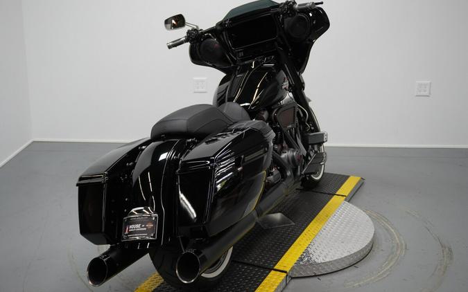 2025 Harley-Davidson Street Glide® Midnight Firestorm - Black Finish