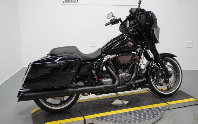 2025 Harley-Davidson Street Glide® Midnight Firestorm - Black Finish