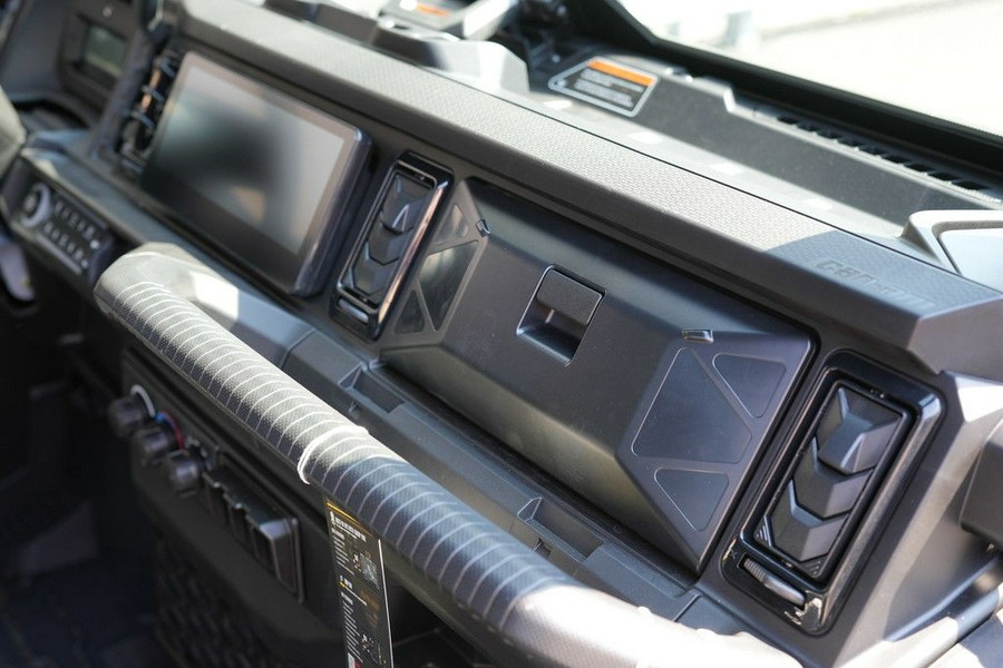 2026 Can-Am® Defender Limited HD11 Desert Tan & Carbon Black