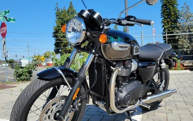 2025 Triumph Bonneville T100 Competition Green / Ironstone