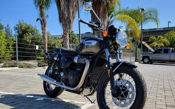 2025 Triumph Bonneville T100 Competition Green / Ironstone