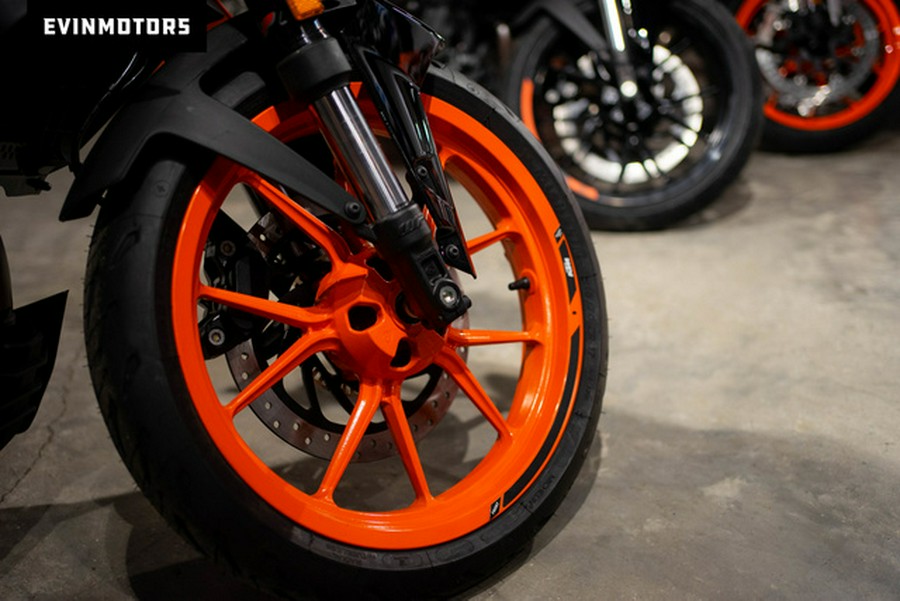 2023 KTM Duke 200