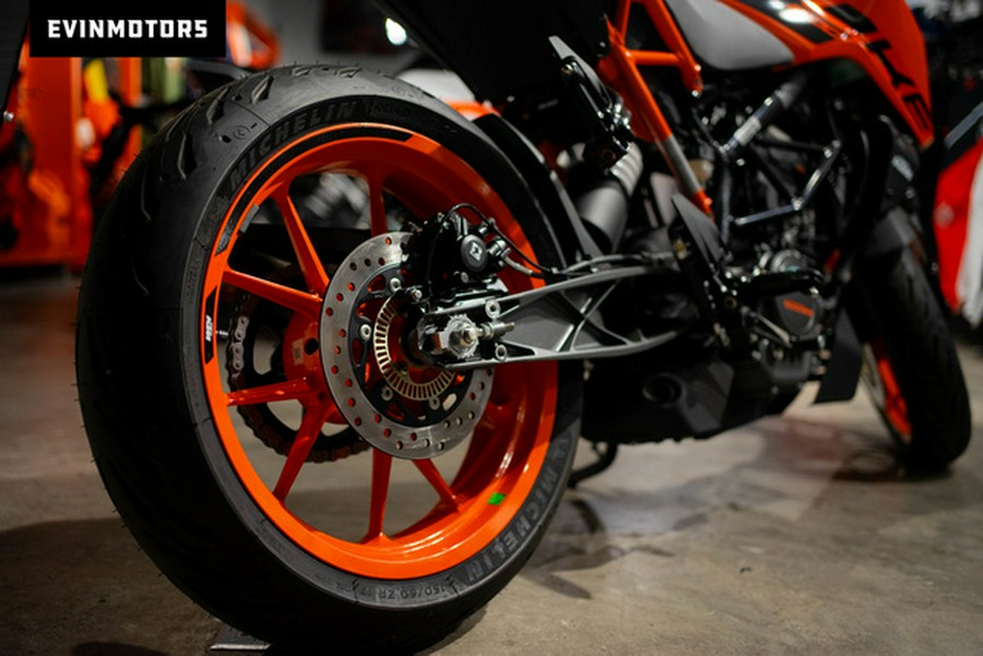 2023 KTM Duke 200