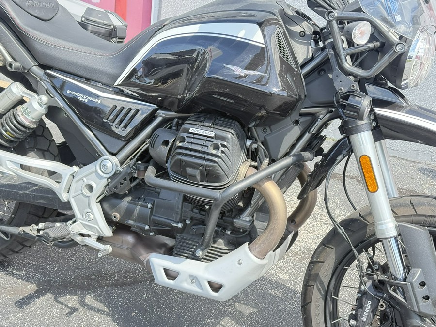 2023 Moto Guzzi V85 TT Guardia d'Onore