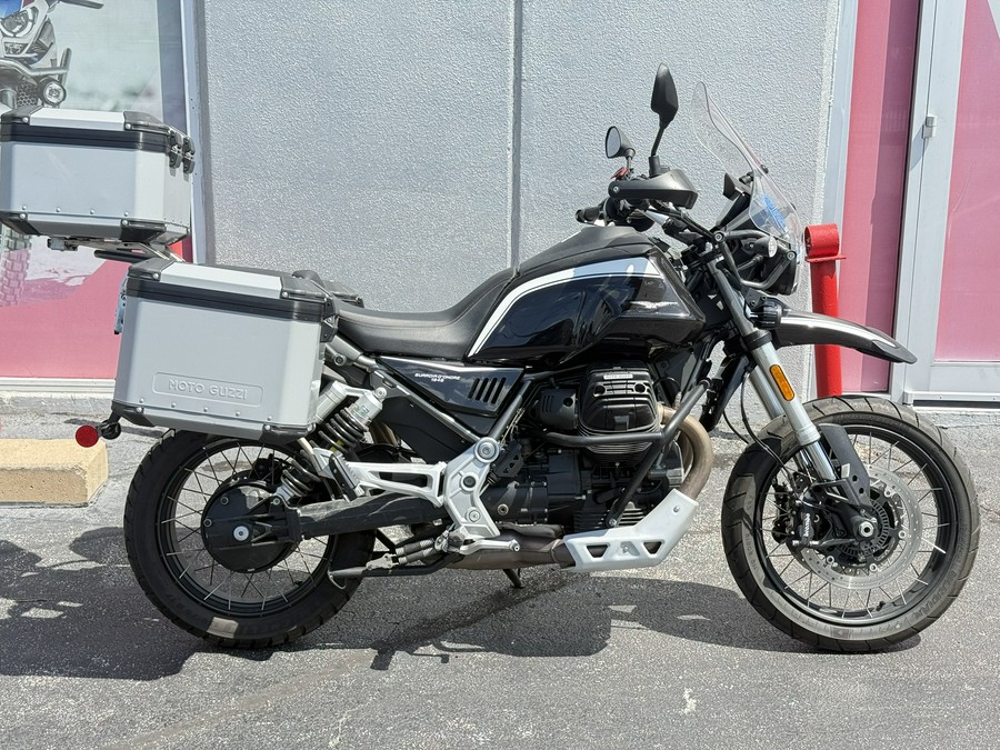 2023 Moto Guzzi V85 TT Guardia d'Onore