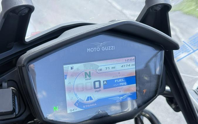 2023 Moto Guzzi V85 TT Guardia d'Onore