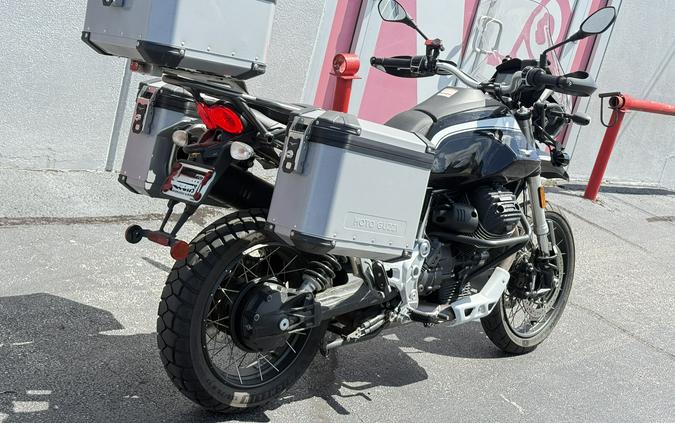 2023 Moto Guzzi V85 TT Guardia d'Onore