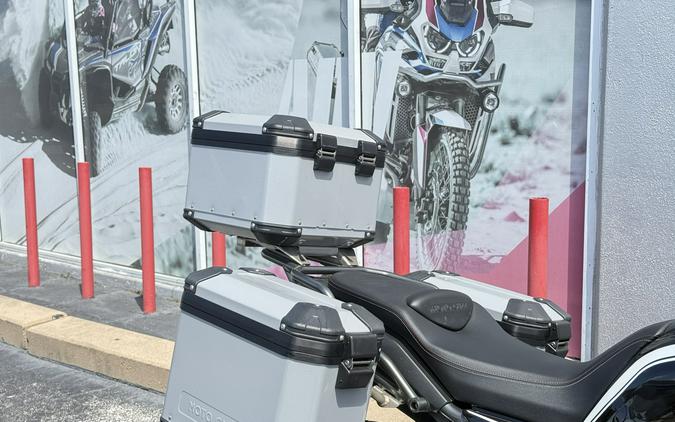 2023 Moto Guzzi V85 TT Guardia d'Onore