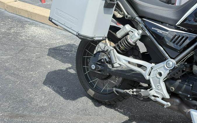 2023 Moto Guzzi V85 TT Guardia d'Onore