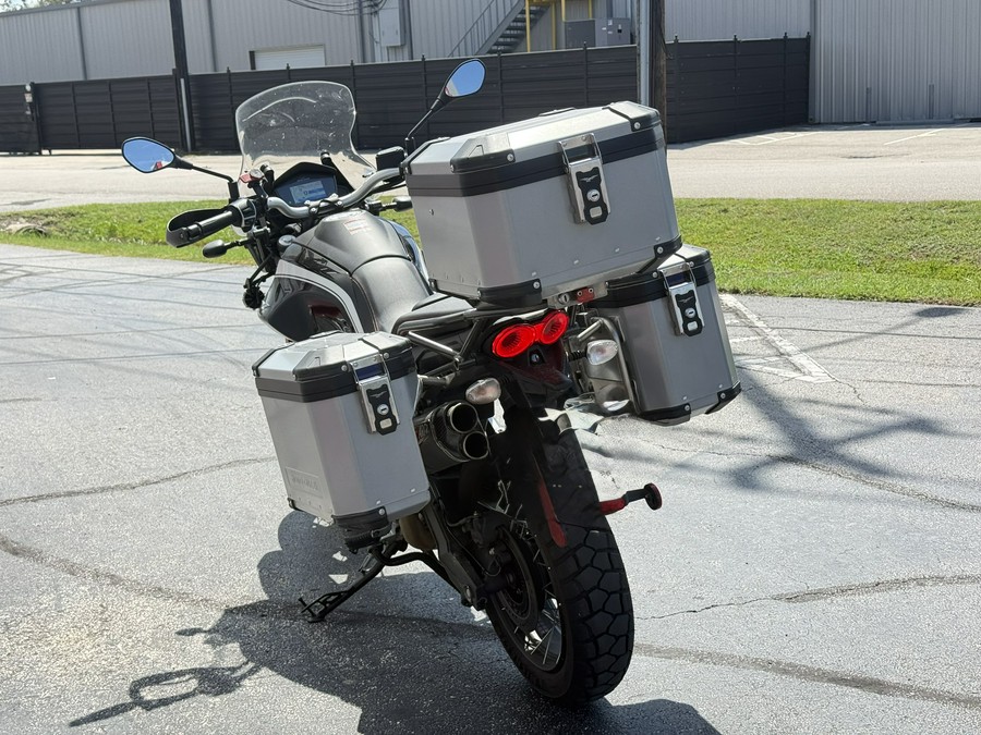 2023 Moto Guzzi V85 TT Guardia d'Onore
