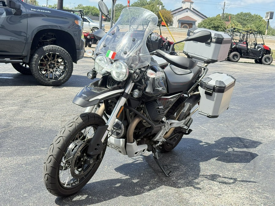 2023 Moto Guzzi V85 TT Guardia d'Onore