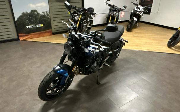 2025 Triumph Trident 660
