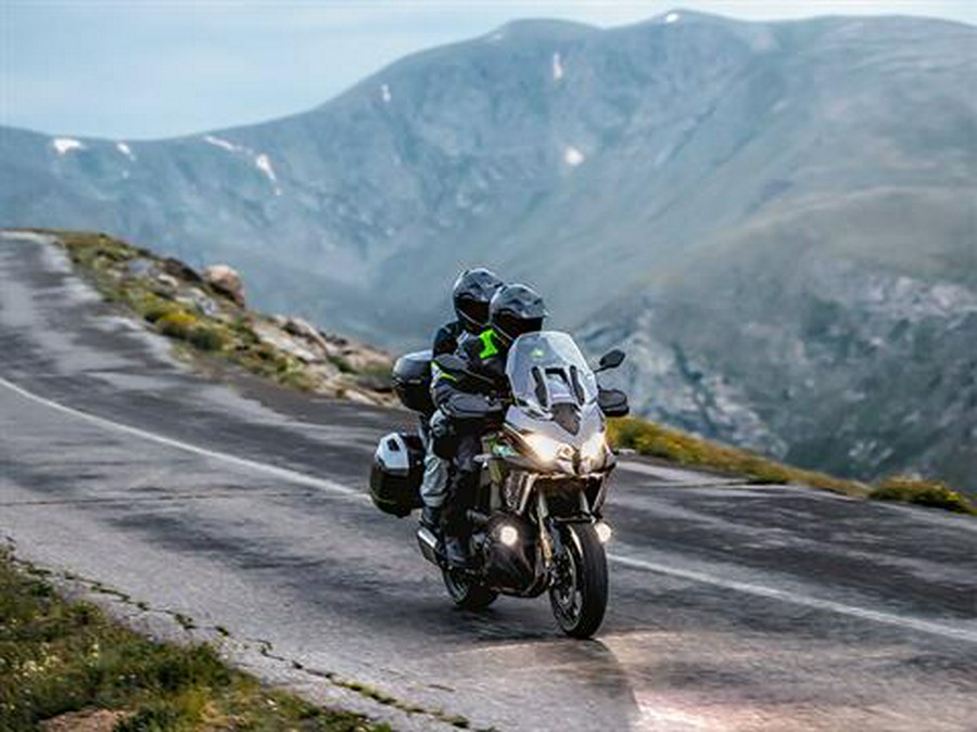 2025 Kawasaki Versys 1100 SE LT ABS