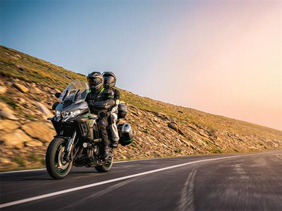 2025 Kawasaki Versys 1100 SE LT ABS