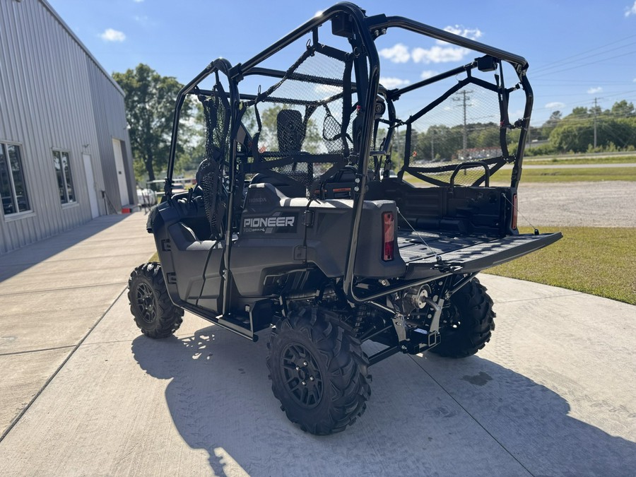 2025 Honda Pioneer 700-4 DELUXE Black Forest Green - 4002351