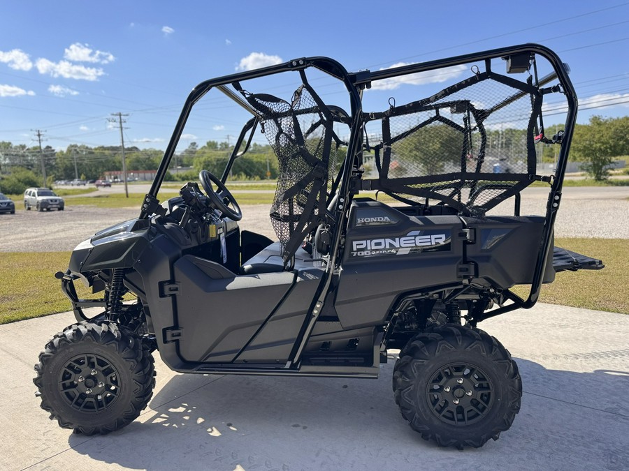 2025 Honda Pioneer 700-4 DELUXE Black Forest Green - 4002351
