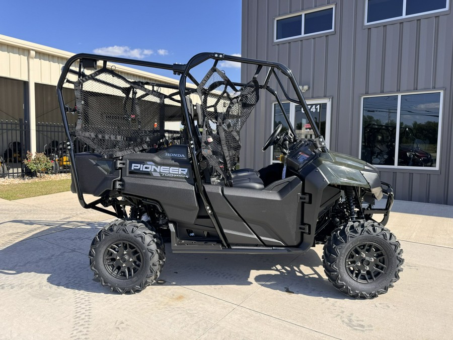 2025 Honda Pioneer 700-4 DELUXE Black Forest Green - 4002351
