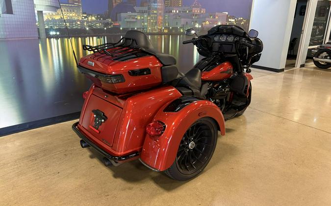 2025 Harley-Davidson Tri Glide Ultra FLHTCUTG